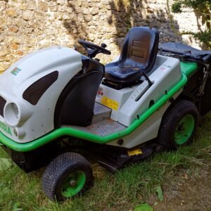 Cortacésped con conductor UNEOMAC LM22
